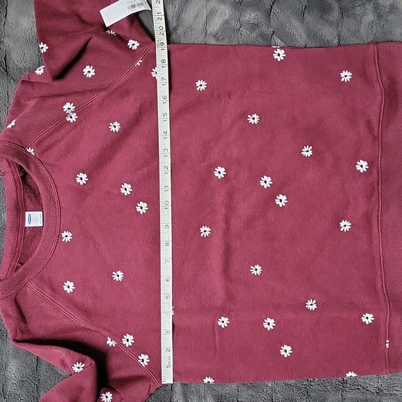 NWT! Burgundy Floral Sweatshirt! Size Small! - Picture 6 of 8